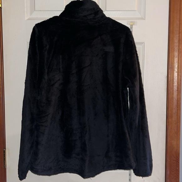 The north face-L-black-pull over, 1/4 zip,L/S, embroidered logo, pocket, jacket. - Picture 4 of 16